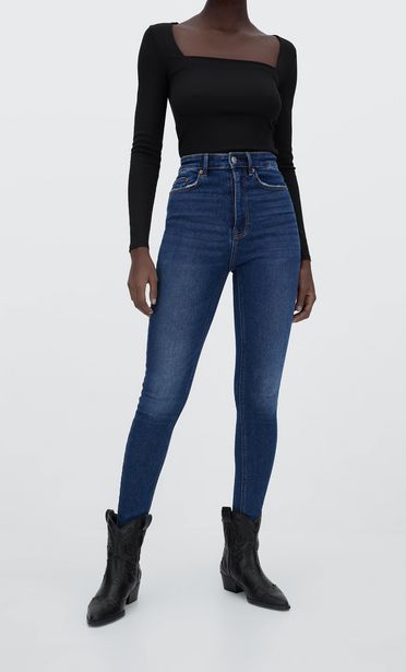 Oferta de Vintage-style super high-waist jeans por $119900