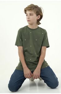 Oferta de Camiseta verde para niño por $21450 en Tennis