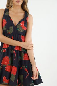 Oferta de Vestido corto estampado floral para mujer por $160930 en Tennis