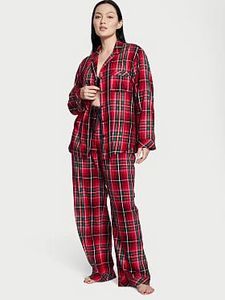 Oferta de Flannel Long Pajama Set por $15,99 en Victoria’s Secret